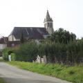 Vue sur l'église Saint-Vincent de Néons sur Creuse dans le Centre Val de Loire