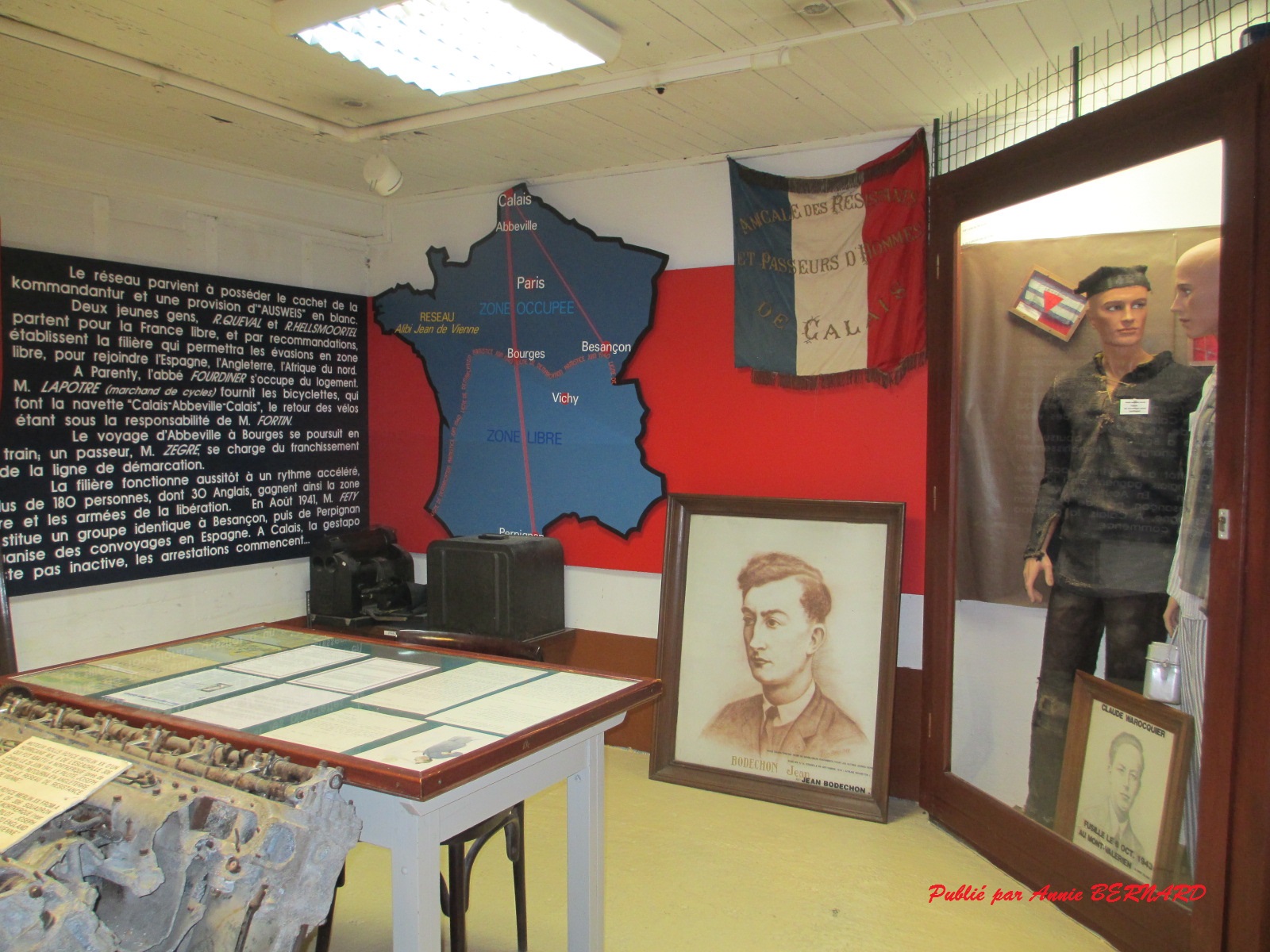 Une des salles du musée de la guerre
