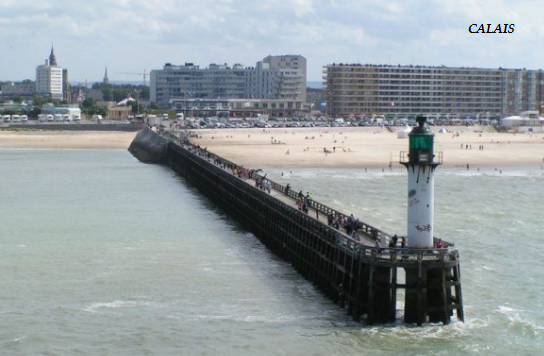 La jetée et la plage de Calais