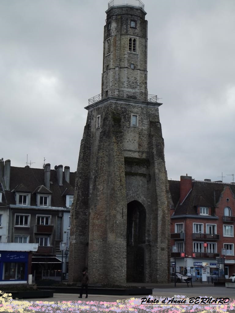 Mémoire, le plus ancien édifice de Calais,la tour du Guet  place d'Armes
