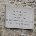 Plaque en souvenir , placée sur un des murs de l'église Notre-Dame de Calais