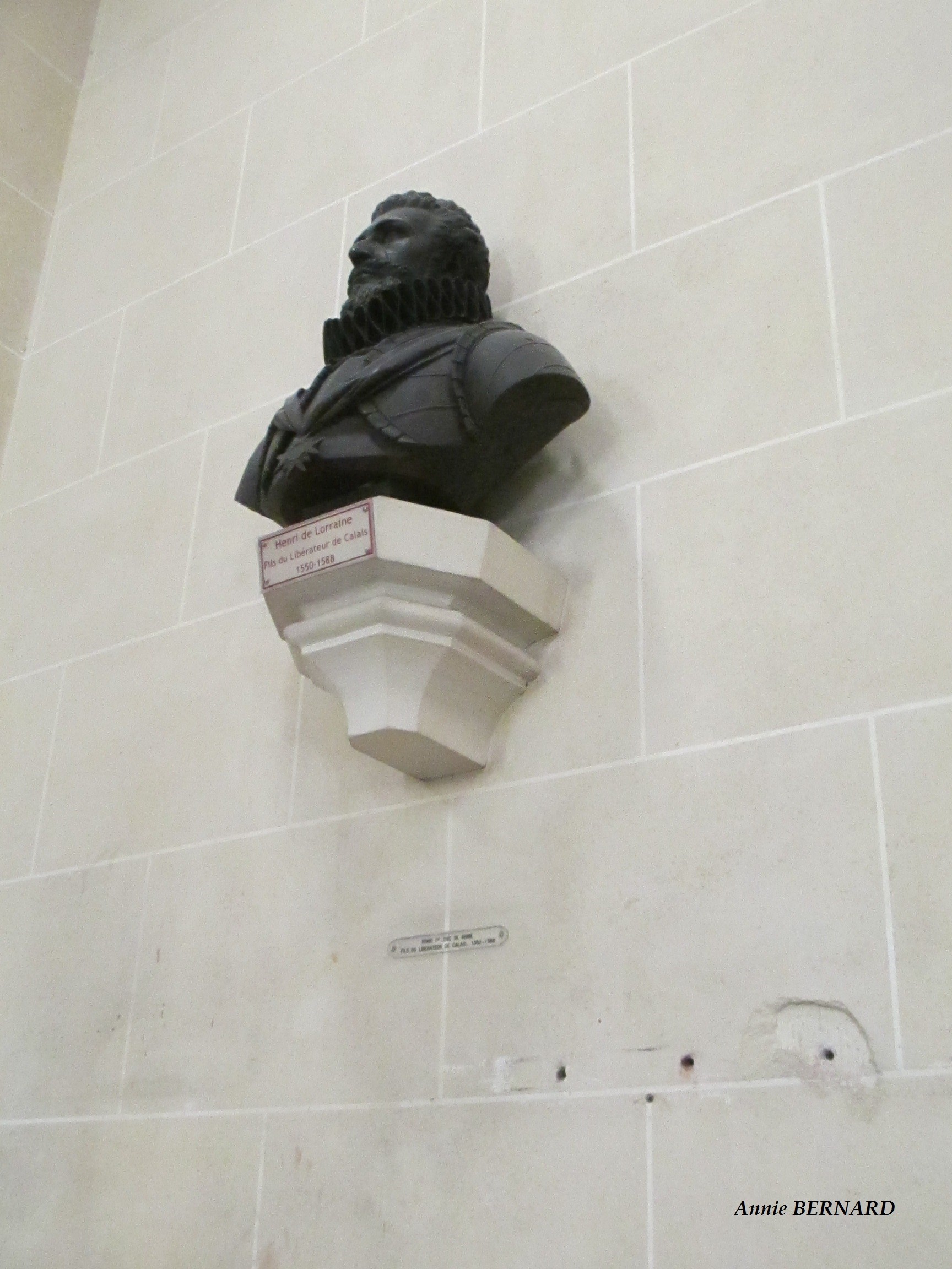 Buste du duc de Guise dans la mairie