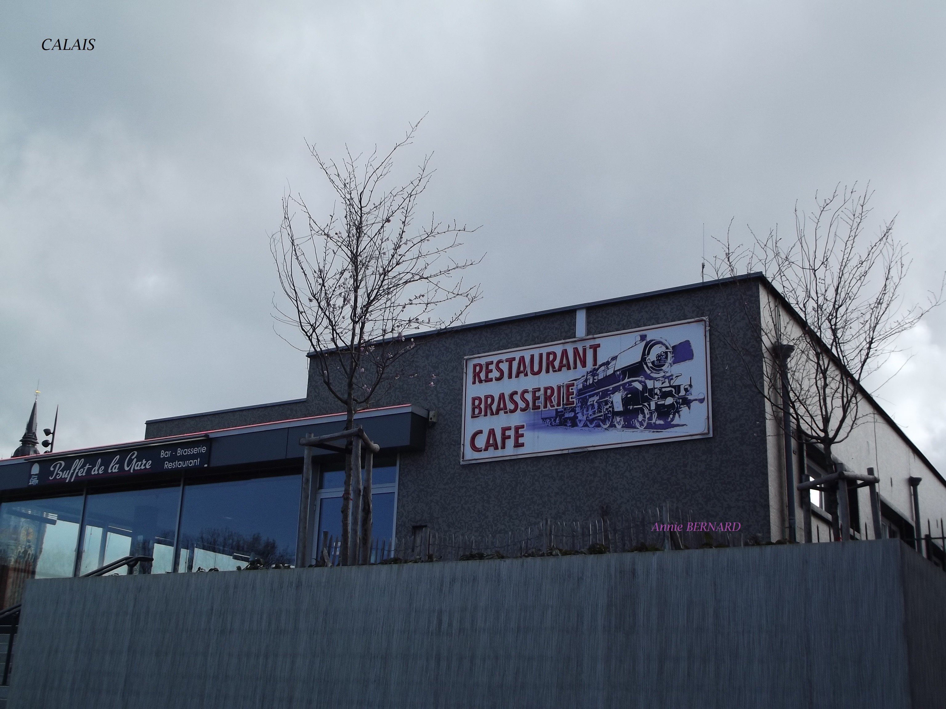 Le café de la gare de Calais