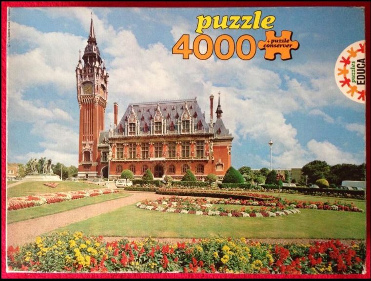 Puzzle sur la mairie de Calais