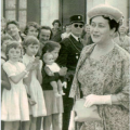 Yvonne De Gaulle lors d'une visite
