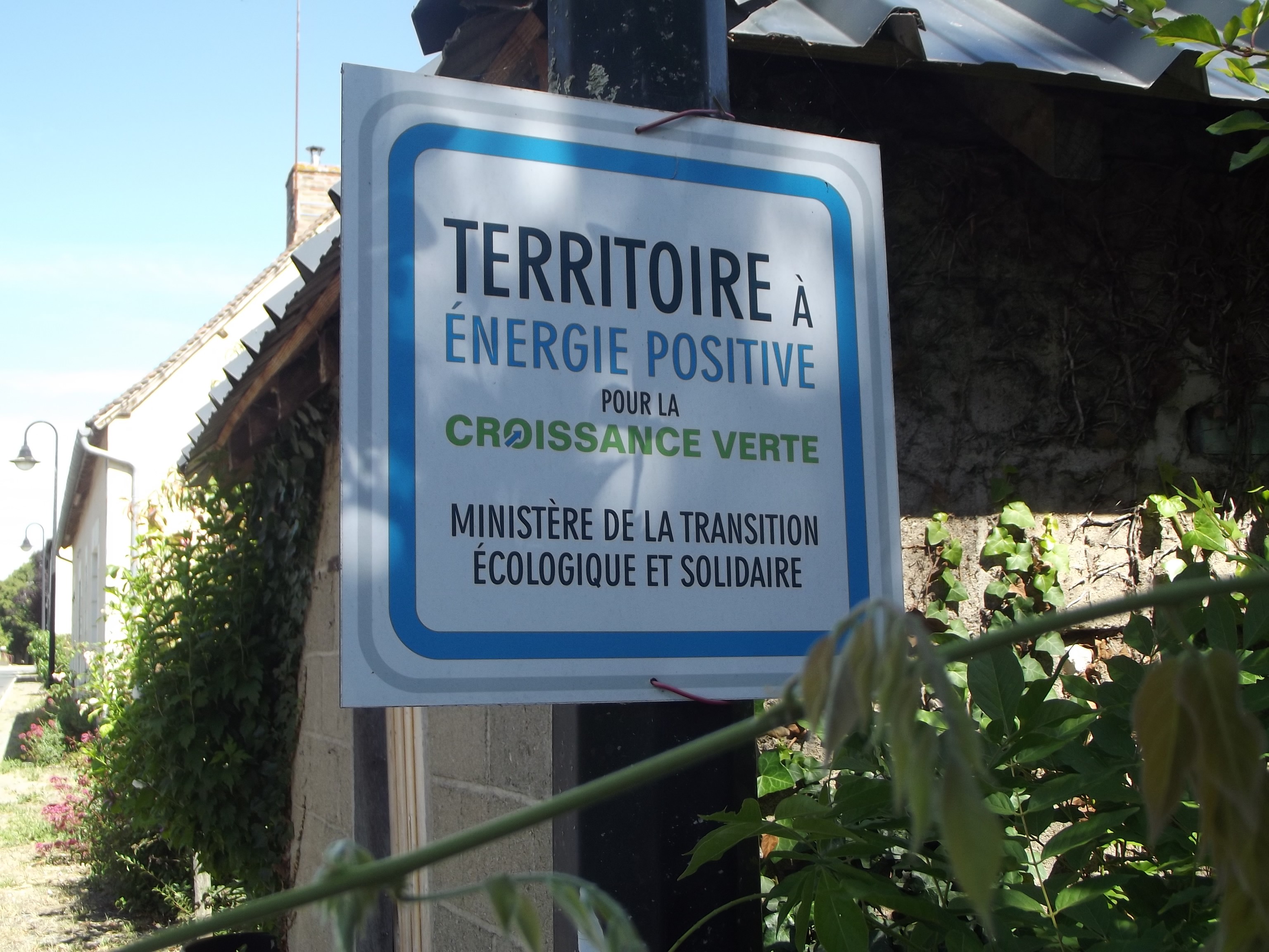 Néons est situé dans le centre Val de Loire en Touraine du sud