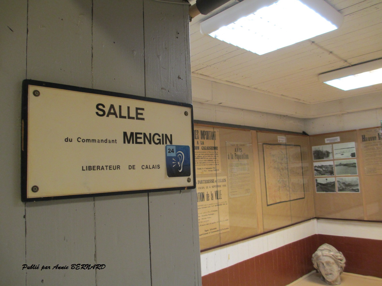 Salle pour le Commandant Mengin, libérateur de Calais