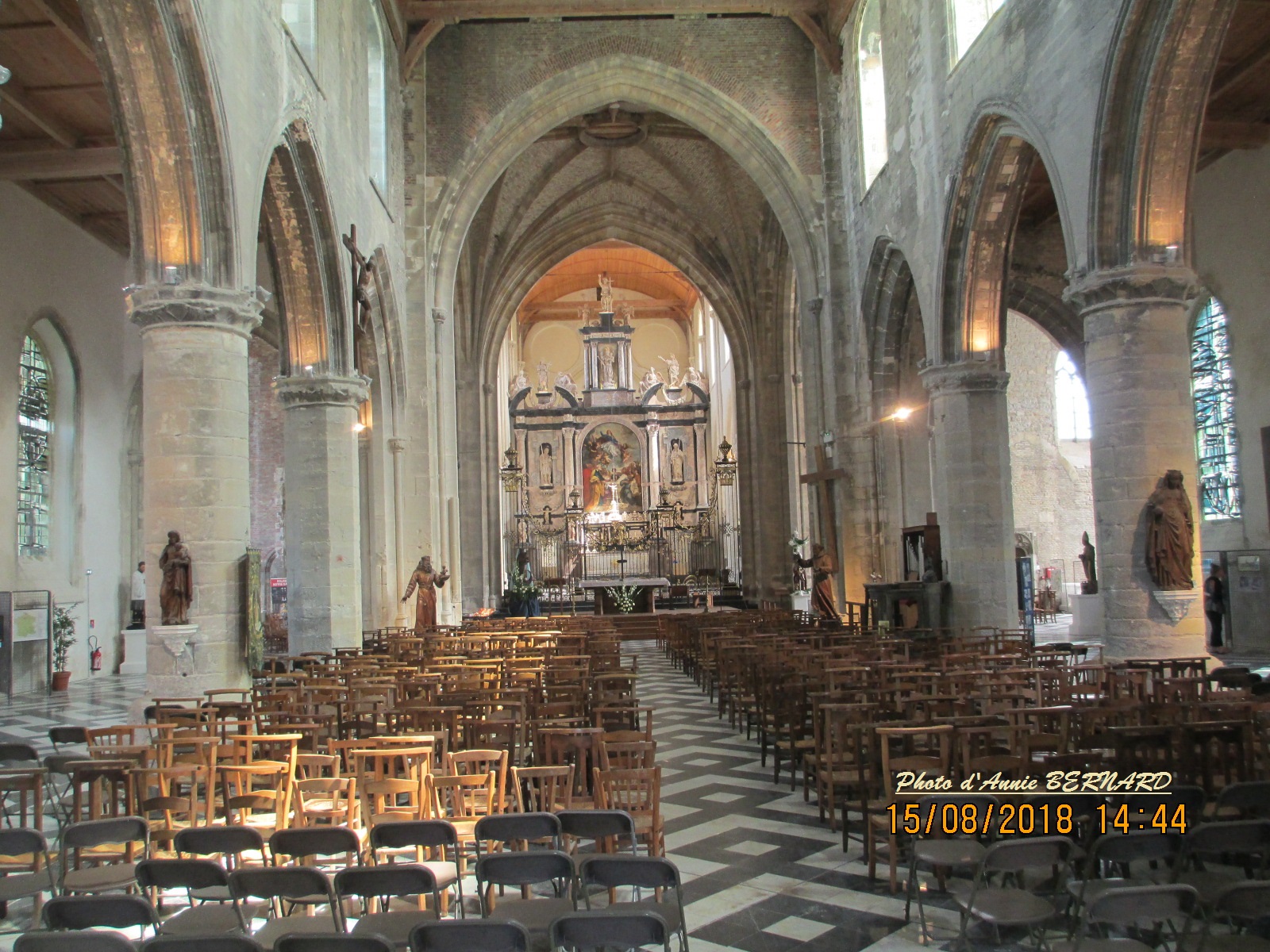 L'intérieur de Notre- Dame