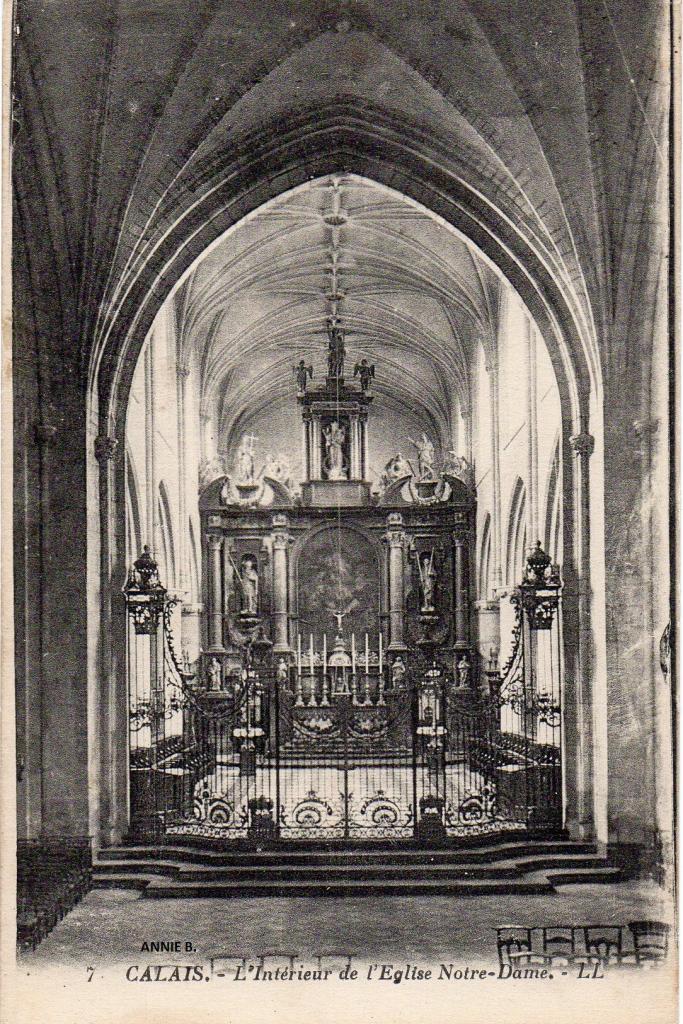 Intérieur de l'Eglise Notre-Dame de Calais en 1926