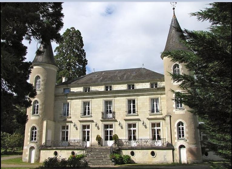 Château les Vallées, lieu de l'enfance, de Mado Robin à Tournon Saint Pierre (37)