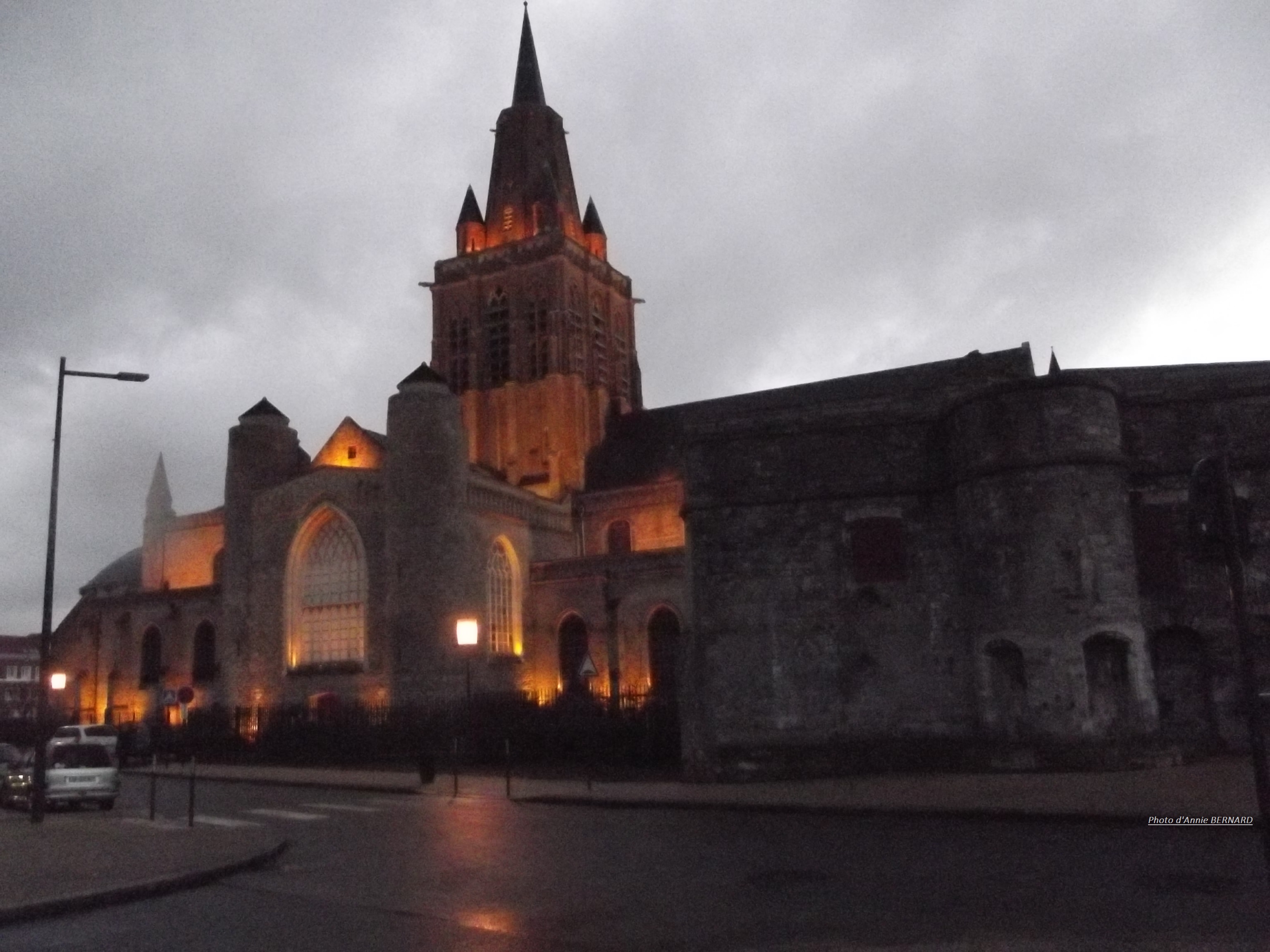 Illumination extérieure de l'église Notre-Dame de Calais