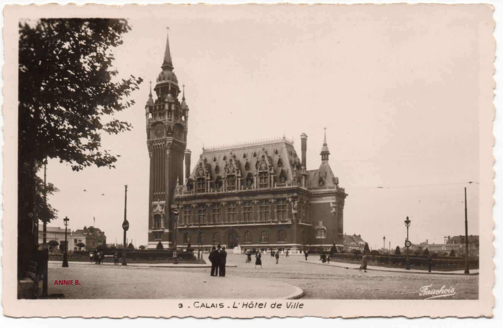 Carte postale ancienne sur l'Hôtel de ville de Calais