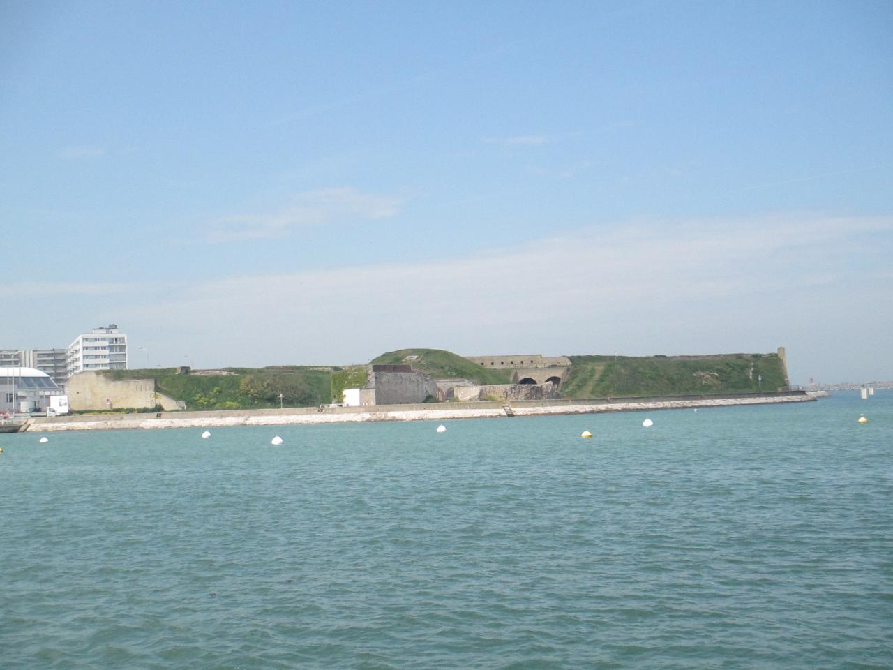 Très belle vue sur le Fort Risban, regardé du Courgain maritime de Calais